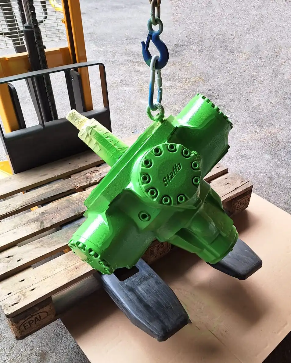 Reconditioned radial piston motor ready for dispatch